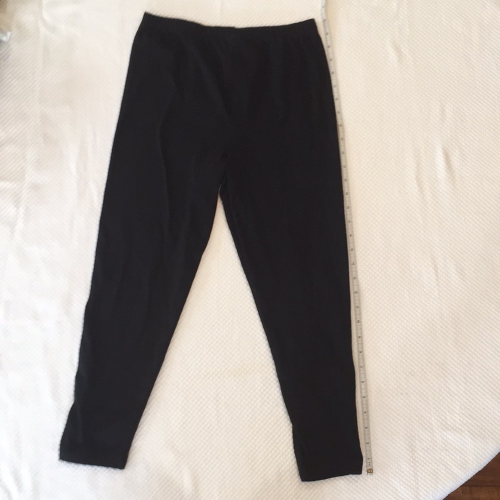 Black yoga pants